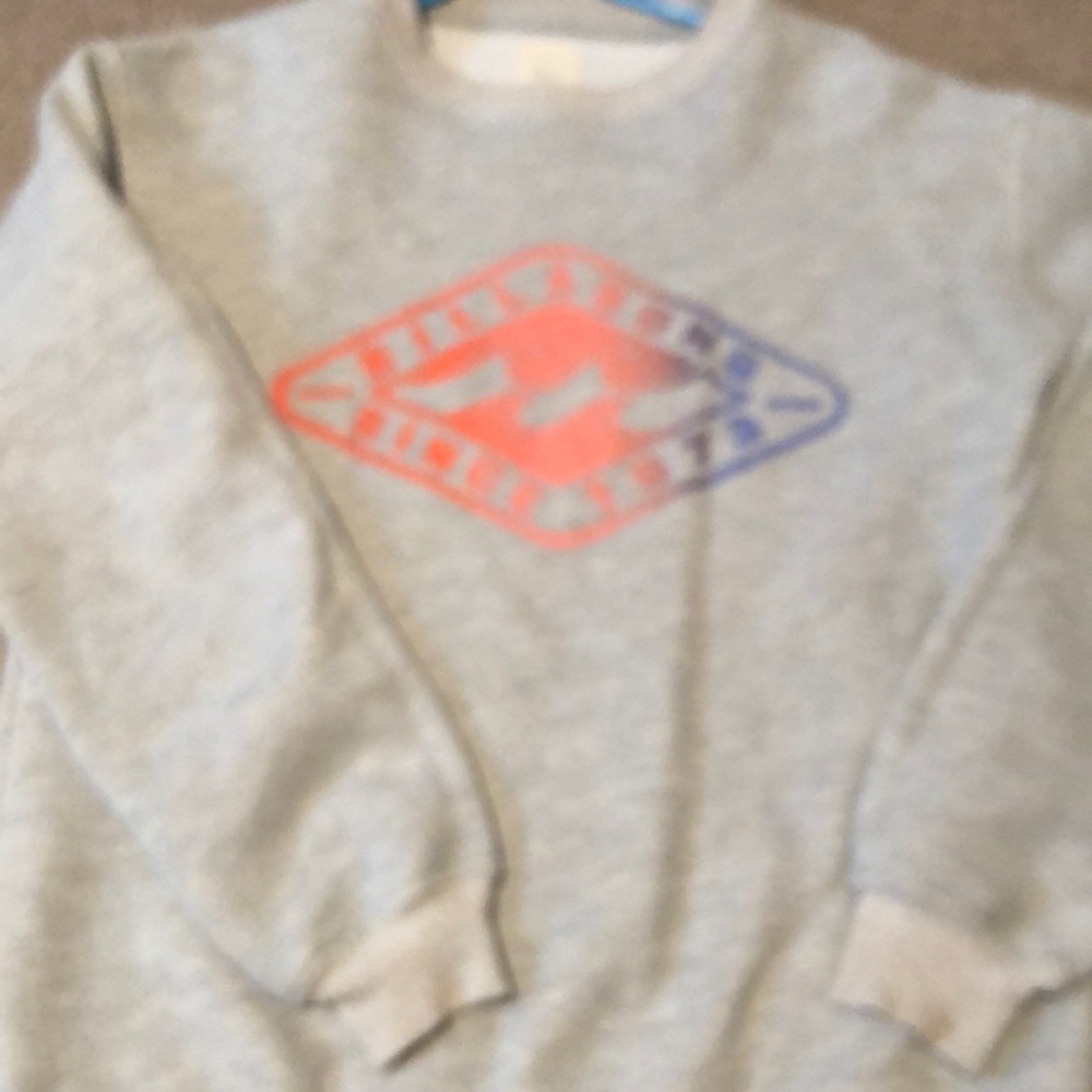Gray Billabong sweatshirt